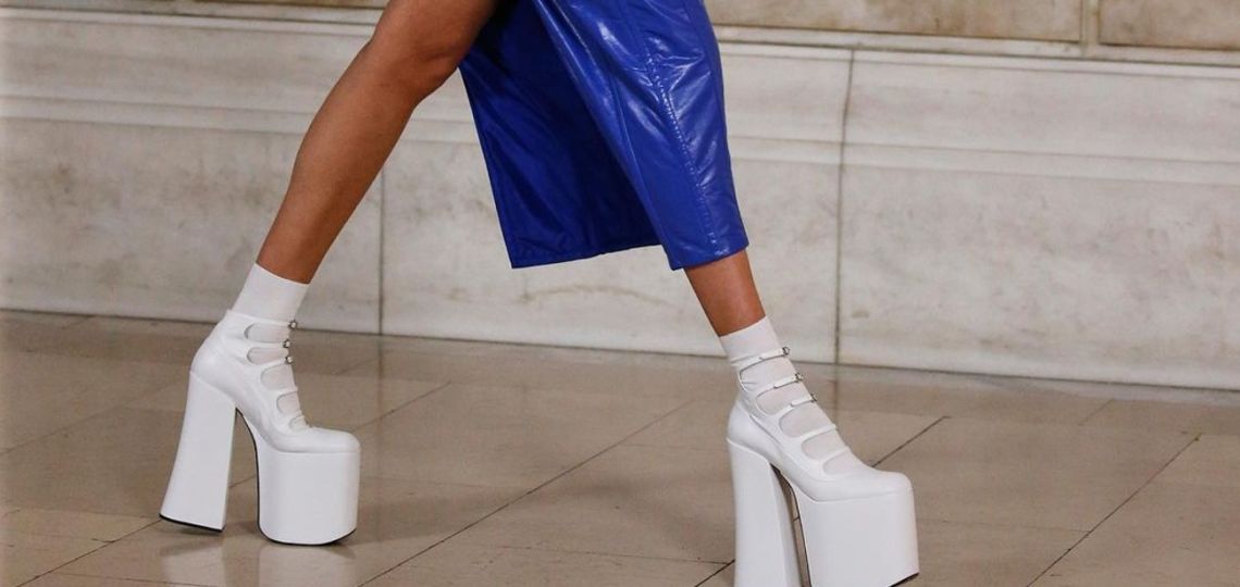 Las botas virales de Tik Tok que son fetiches de de Tini Stoessel, María Becerra y Heley Bieber 
