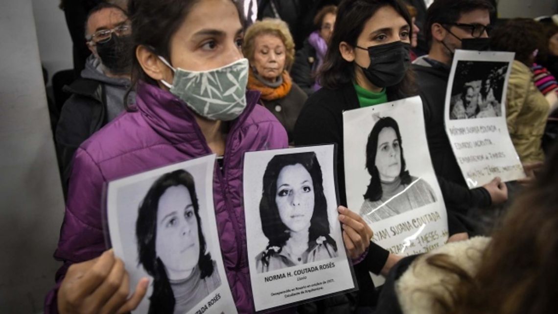 Ten former members of the Army, Navy, security forces and police forces have been sentenced to life in prison for crimes committed during the 1976-1983 military dictatorship.