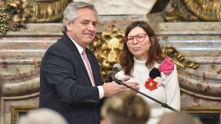 Asunción. El presidente, Alberto Fernández, le tomó juramento a “ la Griega”, como le dicen a la flamante ministra hace una semana en Gobierno.