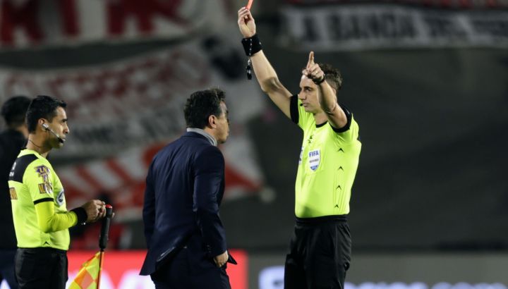 Marcelo Gallardo insultó a Nicolás Lamolina y vio la tarjeta roja.