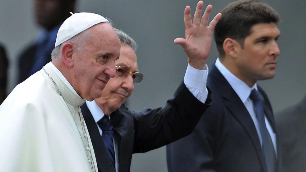 Papa Francisco con Raúl Castro 20220712