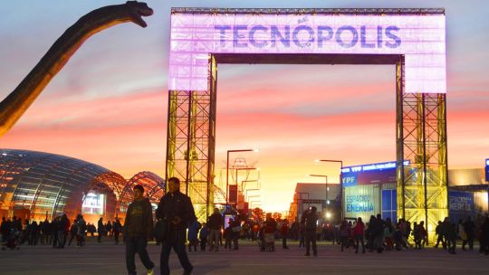 Tecnópolis, versión Javier Milei: parque de diversiones con montaña rusa y el circo de Flavio Mendoza