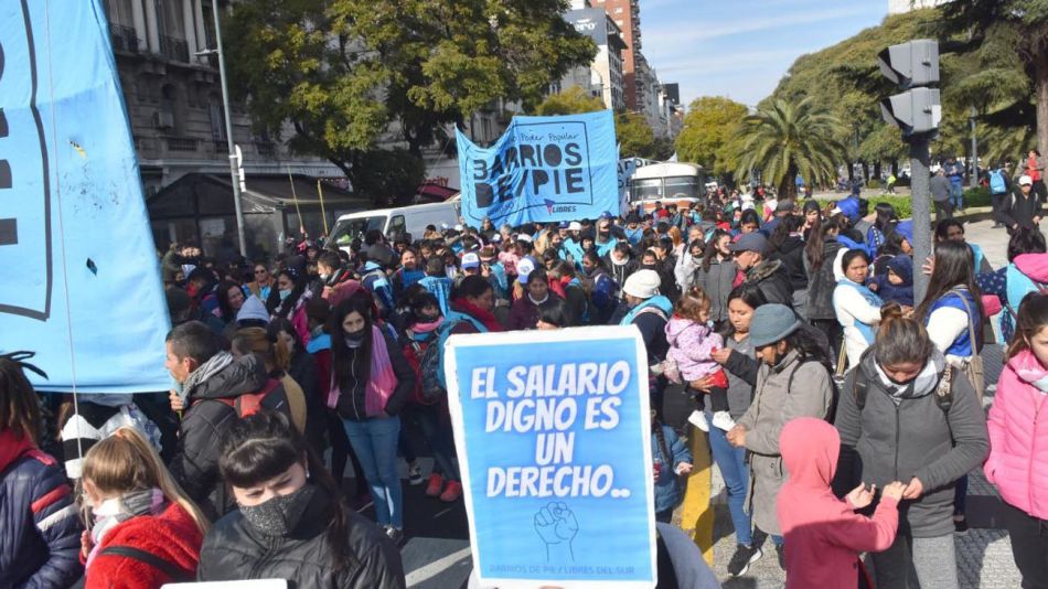 Marcha de organizaciones sociales por el centro porteño 20220714