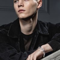 Félix de Dinamarca se revela ante la monarquía y empieza su carrera como modelo 
