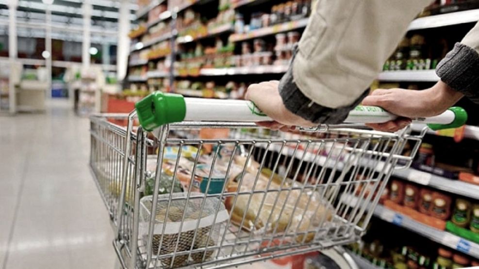 Los carritos de super se 'hacen pequeños': así cambian las compras por la  inflación