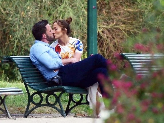 Jlo y Ben Affleck de luna de miel en Paris