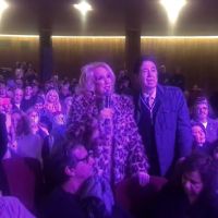 Mirtha Legrand fue al teatro y felicitó desde el auditorio a Flor Peña, por su actuación en Network