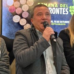 El intendente de Chilecito, Rodrigo Brizuela y Doria, junto a otras autoridades de La Rioja como el Secretario de Turismo José Rosa, presentaron en Camino y Sabores la Semana del Torrontés.