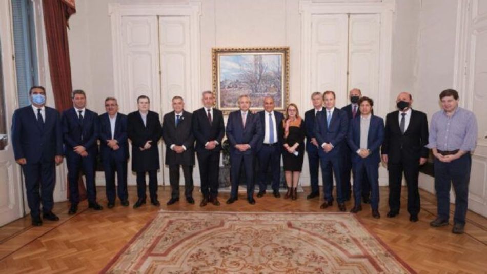 Alberto Fernández con gobernadores del PJ en Olivos