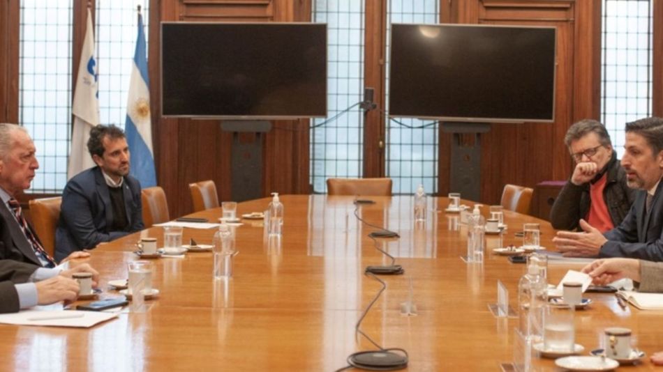 Reunión entre la UIA y la CCD.