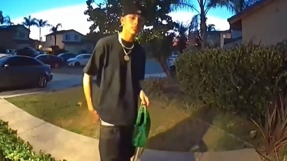 Adolescente devuelve un bolso extraviado y recibe una jugosa recompensa en California 20220729