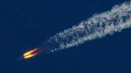 Los restos del cohete chino fuera de control cayeron sobre el Oceáno Indico este sábado.