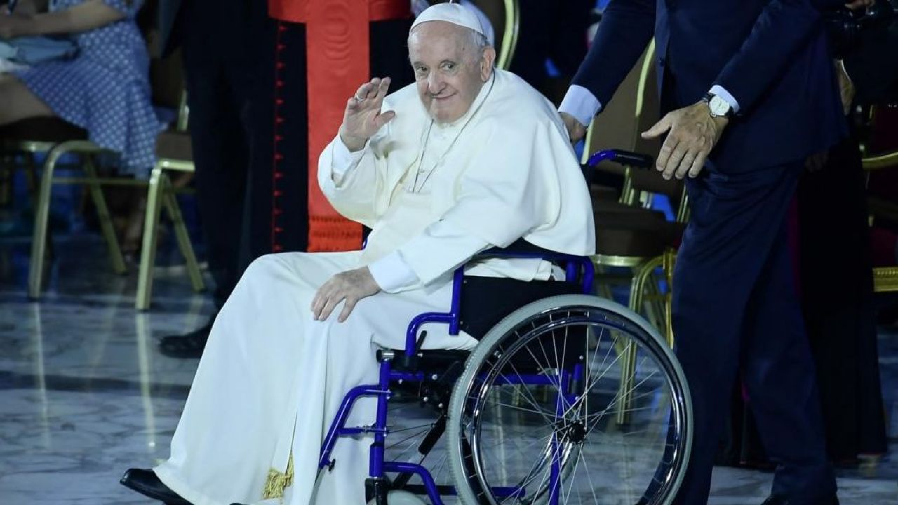 Papa Francisco en silla de ruedas | Foto:cedoc