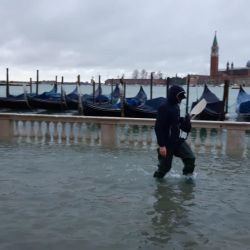 La céntrica Plaza San Marcos quedó totalmente bajo agua. 