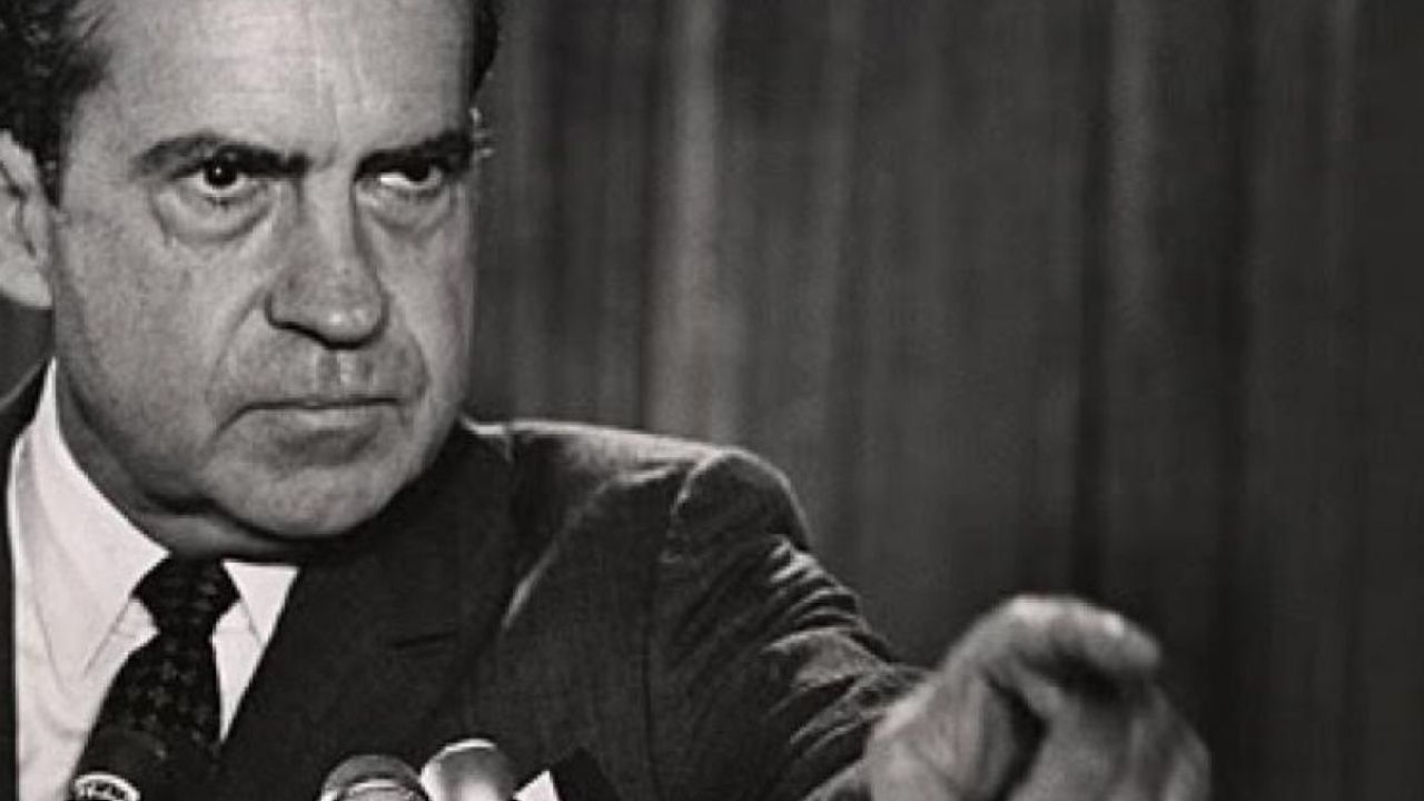 Richard Nixon se vió obligado a dimitir del cargo de presidente de los Estados Unidos luego de que la investigación por el caso Watergate visibilizara los hechos de corrupción de su gobierno.  | Foto:CEDOC