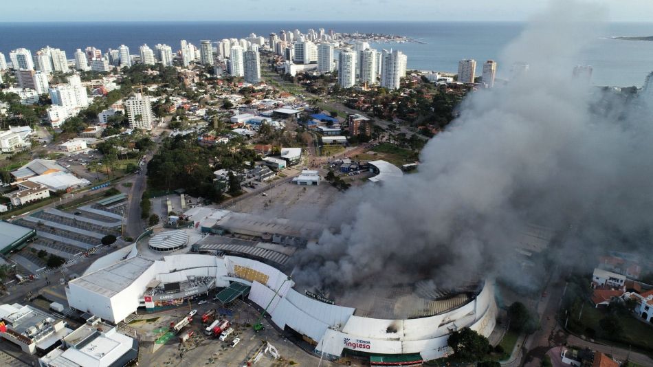 Incendio en Punta Shopping, Uruguay