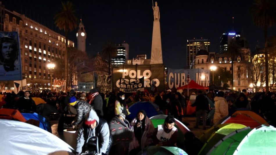 Acampe en Plaza de Mayo 20220810