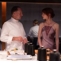 Anya Taylor-Joy cambia su imagen para "El Menú", la película que mezcla gastronomía y terror