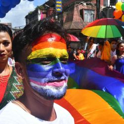 Miembros de la comunidad de lesbianas, gays, bisexuales y transexuales (LGBT) de Nepal participan en un Desfile del Orgullo en Katmandú. Prakash MATHEMA / AFP. | Foto:AFP