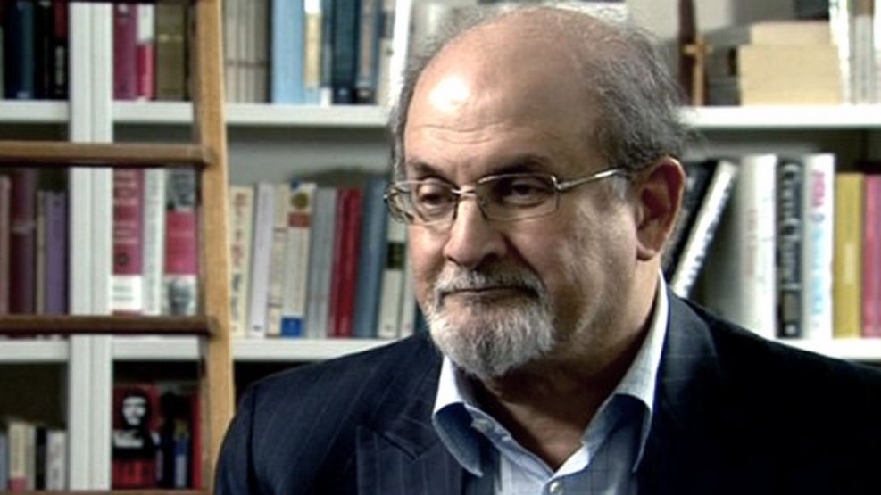 Salman Rushdie: los motivos que lo llevaron a ser perseguido por el Estado Islámico
