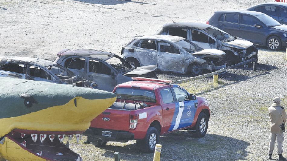 20220813_aldosivi_incendio_auto_na_g