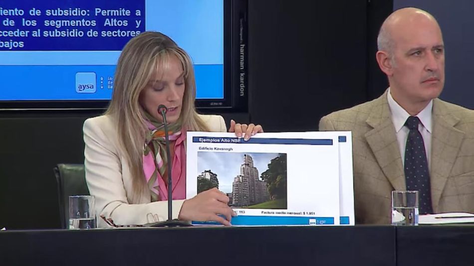 Malena Galmarini titular de Aysa. Conferencia de prensa Segmentación de Tarifas.