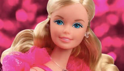 Mattel se suma a la tendencia Barbiecore y relanza la muñeca Barbie Superstar de 1977