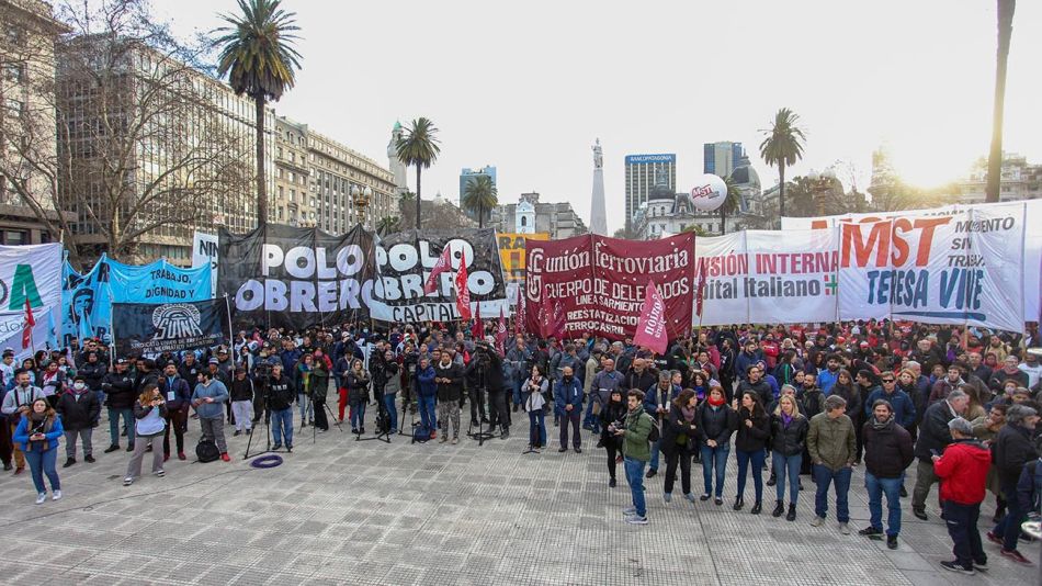 Partidos y organizaciones de izquierda realizan un acto en plaza de Mayo 20220817