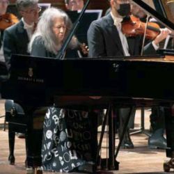 FESTIVAL ARGERICH. Martha planteó desde el piano esa espontaneidad plena de sutilezas y virtuosismo. | Foto:cedoc