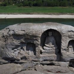 Las milenarias estatuas estaban escondidas en la profundidad del río.