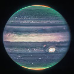 Webb registró a Júpiter con sus anillos tenues, que son 1.000.000 de veces más tenues que el planeta, y 