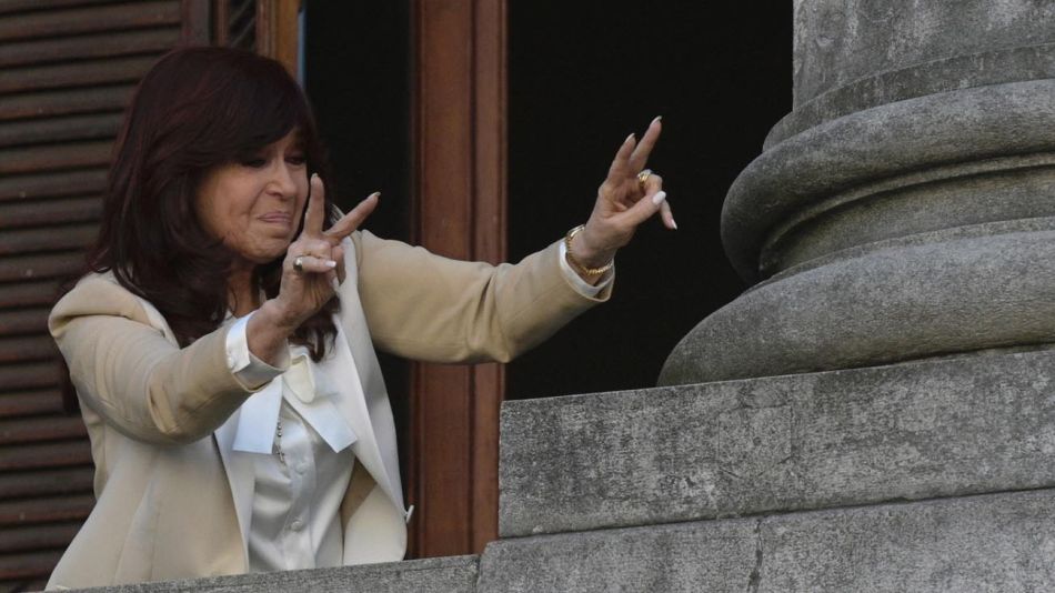 Cristina Fernández y sus fans en el Congreso 20220823
