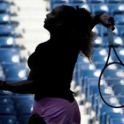 Serena Williams de los EE. UU. Practica mientras se prepara para el Abierto de EE. UU. 2022 en el Centro Nacional de Tenis Billie Jean King de la USTA en Nueva York. Williams se prepara para despedirse del tenis en el Major donde todo comenzó. TIMOTEO A. CLARY / AFP. | Foto:AFP