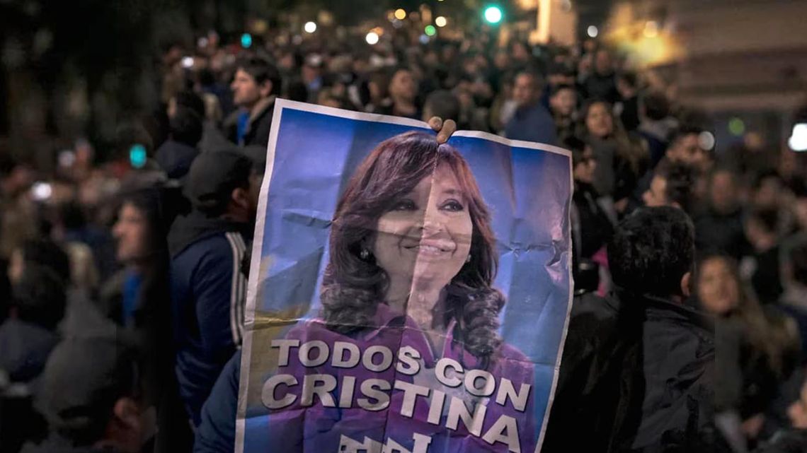 Supports of Vice-President Cristina Fernández de Kirchner gather in Recoleta.