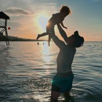 Barby Silenzi y El Polaco viven su amor en las playas de Jamaica