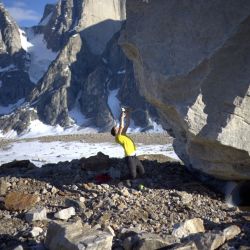 El escalador Alex Honnold lideró el primer ascenso a acantilados más altos de la tierra.