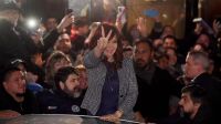 Cristina Fernandez kirchner llegando a su casa 20220829