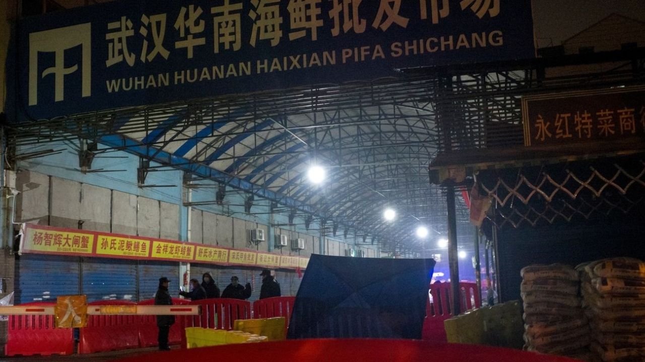 Científicos chinos no hallaron pruebas de que Covid surgiera en mercado de  Wuhan | Perfil