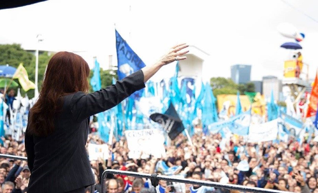 Cristina Kirchner en Merlo: los intendentes se preparan para ...