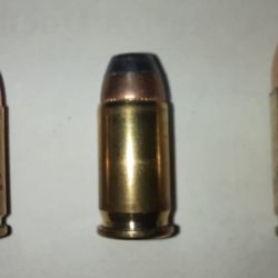 Comparativo de armas y calibres de la pistola que se habría utilizado en el atentado a la vicepresidente Cristina Fernández