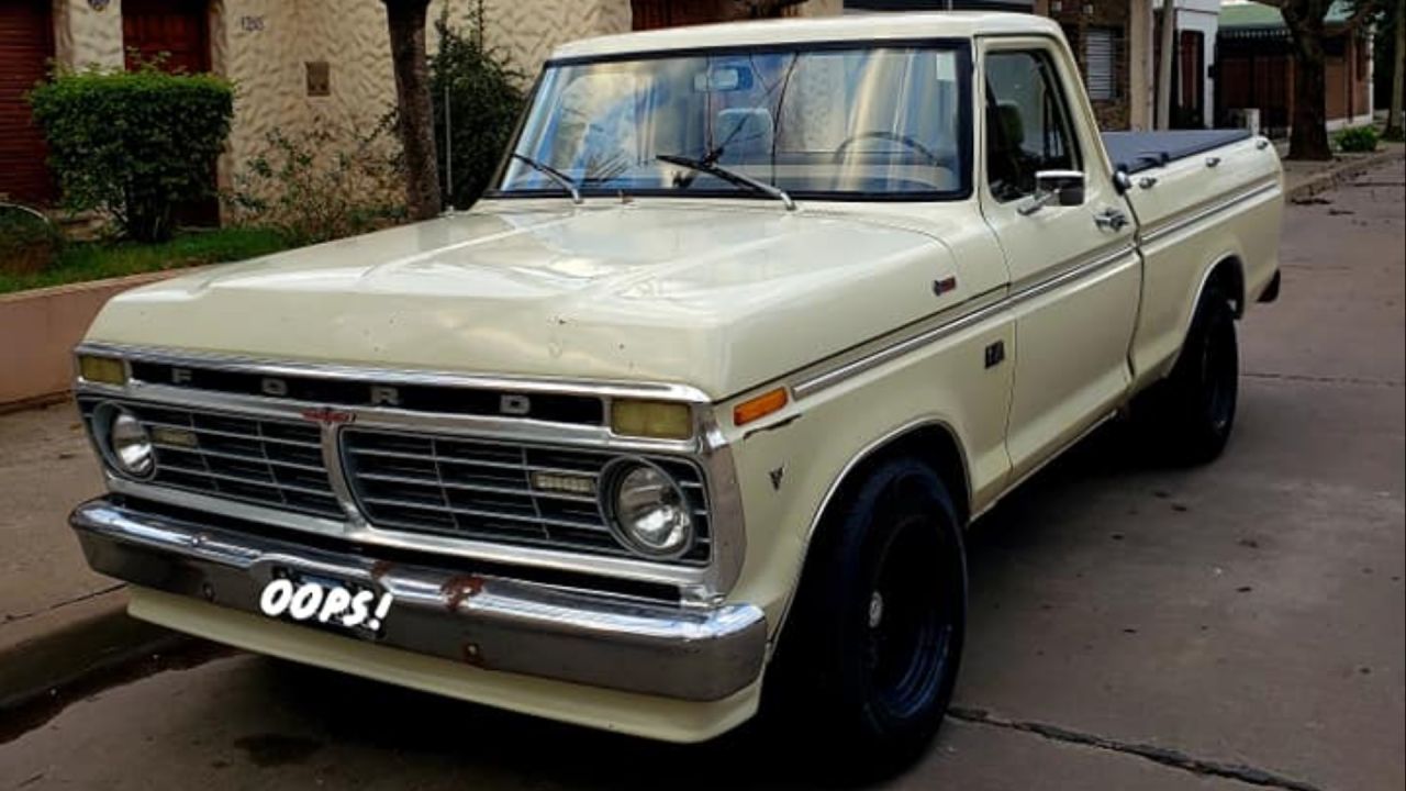 Parabrisas | Conocé esta hermosa Ford F100 de 1975 con motor V8