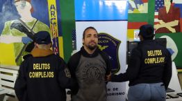 La Policía bonaerense allanó un local partidario en La Plata y detuvo a un hombre que reivindicó el ataque a CFK