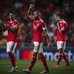 Otamendi y Fernández, titulares de Benfica