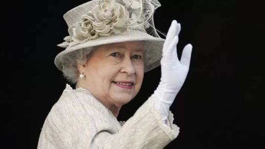 Reina Isabel II 