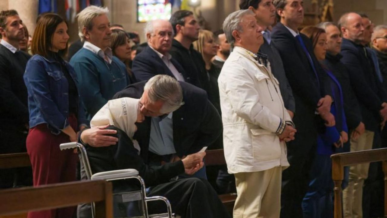 El ex mandatario acompañó Alberto Fernández en la misa por la paz que se celebró en la Basílica de Luján. Estuvieron juntos en primera fila.  | Foto:CEDOC