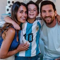Antonela Roccuzzo, Lionel Messi y Mateo Messi