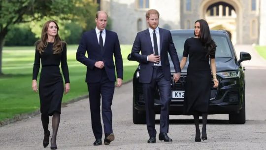 Murió la Reina Isabel II: el acertado y sobrio look de Kate Middleton y Meghan Markle