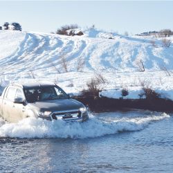 La travesía 4x4 cerca de Villa Pehuenia deparó nieve y mucho hielo poniendo a prueba a los conductores.