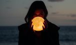 Qué significa la luna nueva en Acuario y qué beneficios tiene su energía
