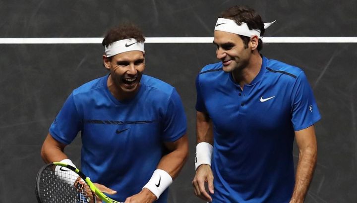 Nadal y Federer, riendo. Juntos protagonizaron partidos emblemáticos e inolvidables.
